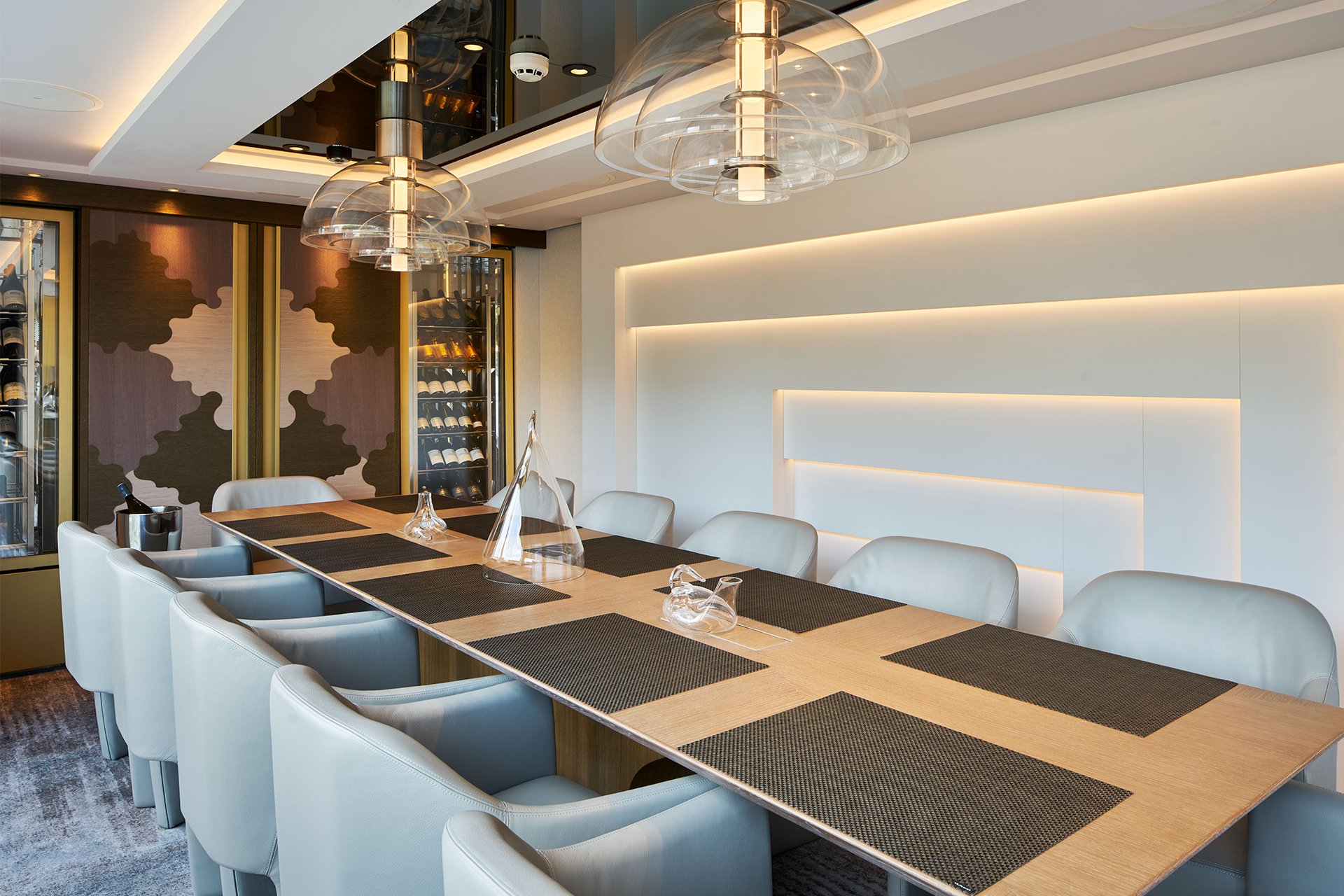 Crystal Cruises - Crystal Bach - Dining - The Vintage Room.jpg